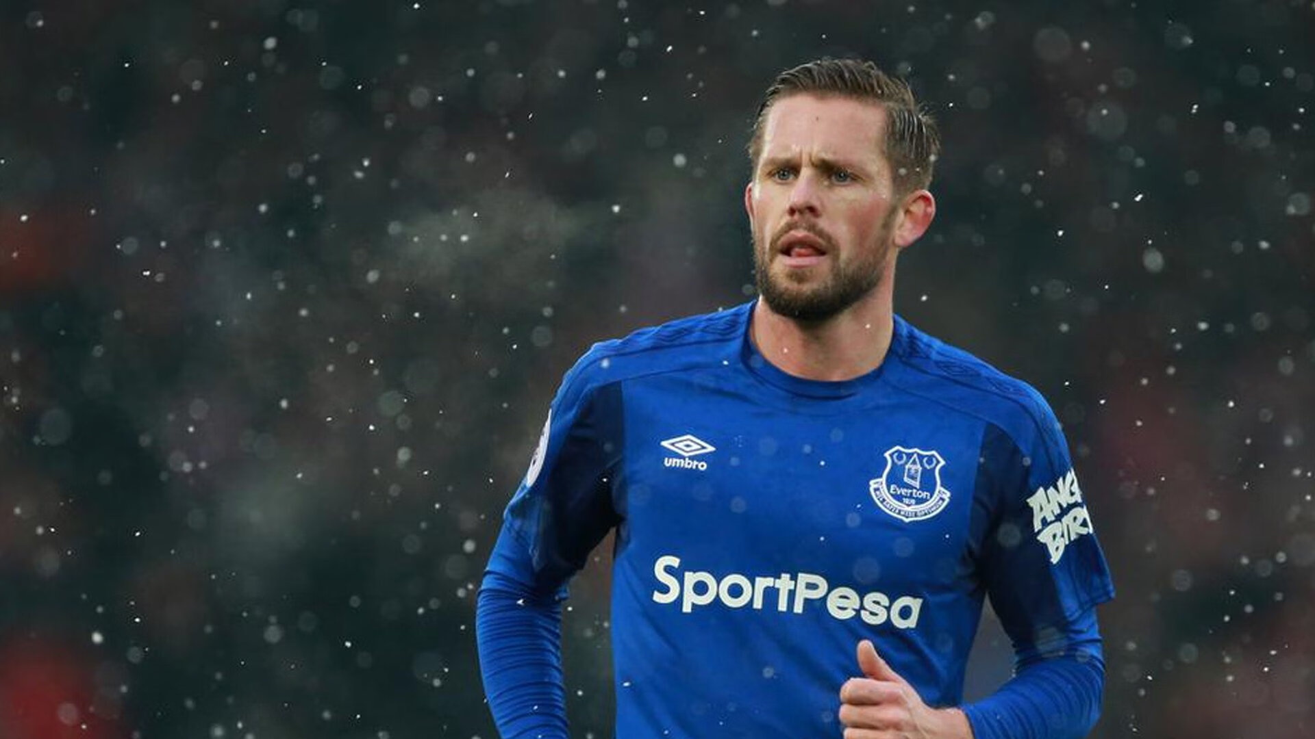 羽毛球赛场焦点！日本队对阵韩国队，年轻新星表现惊艳，未来可期